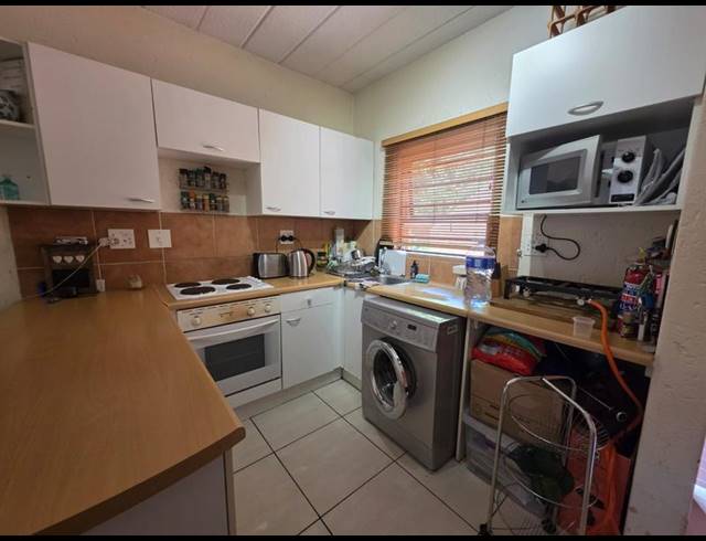 1 BEDROOM APARTMENT FOR SALE IN SUNNINGHILL